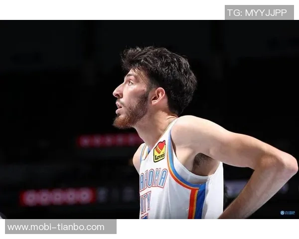 霍姆格伦回应阿伦被驱逐事件强调裁判判罚合理专注比赛表现